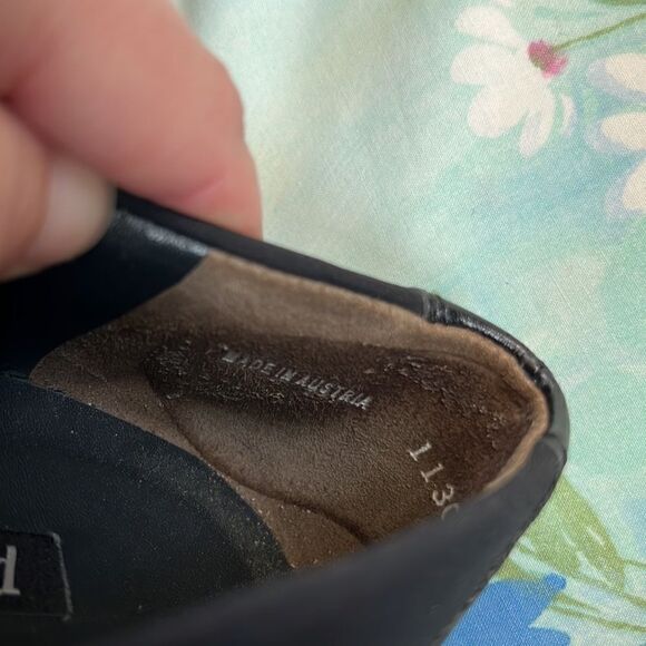 Paul Green Dara Pointed Toe Loafer - Picture 8 of 12